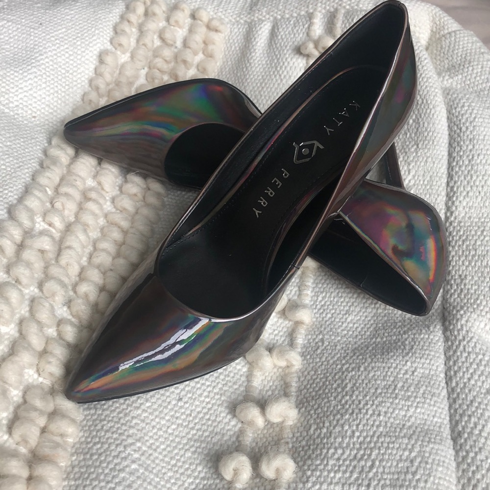 Katy Perry “The sissy-Iridescent Pump”